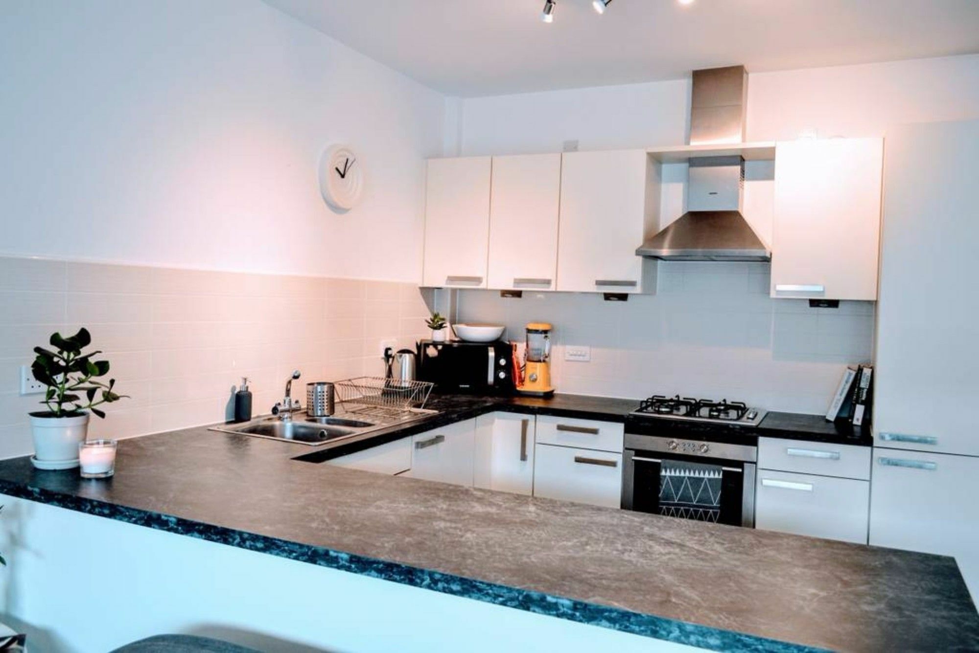 Beautifully Renovated Apartment -Central EDI Kültér fotó